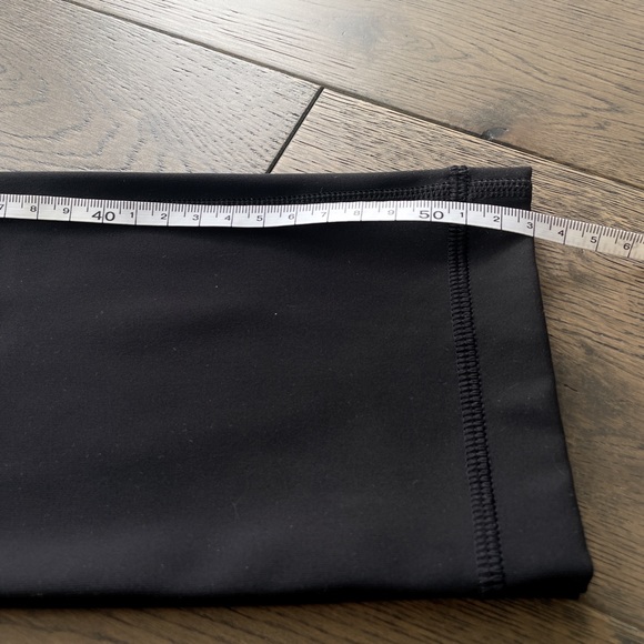 ❤️Lululemon Cropped Leggings Black Size 2 Luxtreme - Picture 4 of 5